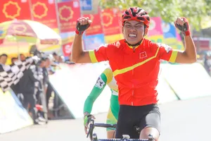 Tay đua ‘ngổ ngáo’ bất ngờ thắng chặng đua ở Gia Nghĩa