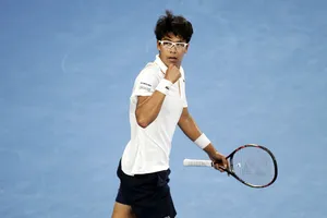 Djokovic bị hạ bởi tài năng 21 tuổi của Hàn Quốc