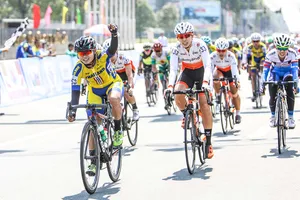 Vắng Nguyễn Thị Thật, Jutatip chiến thắng giải Biwase