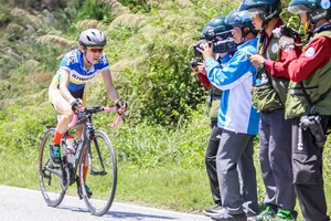Đương kim áo vàng Karami và ‘cú solo’ bất thành