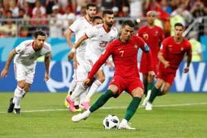 Chuyển động World Cup: Dân mạng “khóc” cơ hội bị bỏ lỡ của CR7