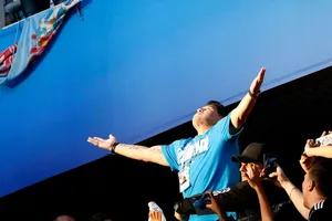 Tiết lộ “sốc” FIFA trả Maradona 10 ngàn bảng mỗi lần xuất hiện