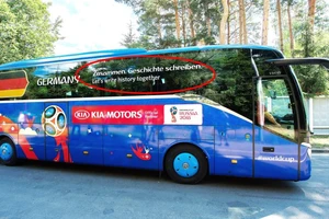 Slogan phản tác dụng, xát thêm muối vào nỗi đau tuyển Đức