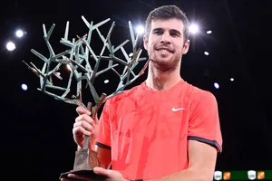 Clip Khachanov đánh bại Djokovic trận chung kết Paris Masters