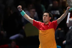 Clip pha cứu bóng không tưởng giúp Nishikori hạ gục Federer