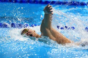 Nguyễn Huy Hoàng đánh bại Quý Phước, xô đổ kỷ lục 200 m bướm