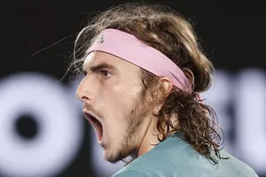 Tay vợt 20 tuổi biến Federer thành “cựu vương” Úc mở rộng