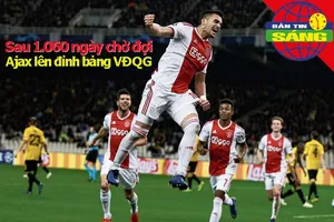 Ajax lên đỉnh bảng sau 1.060 ngày, Sarri khen ngợi Hudson-Odoi