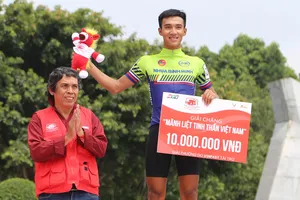 Tấn Đại đoạt 'Mãnh liệt tinh thần Việt Nam' Cúp Truyền Hình