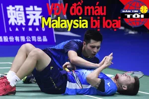 VĐV đổ máu, Malaysia bị loại; CLB Hà Nội bại trận