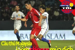 Cầu thủ Mã làm shipper mùa dịch; Việt Nam có bản quyền AFF Cup