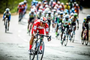 Thử thách đổ đèo Phượng Hoàng, xuôi về phố biển