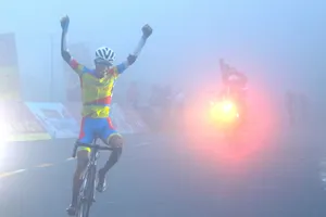 Áo trắng HTV giành áo đỏ VTV Cup