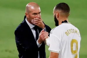 Kiện tụng vụ clip ‘nhạy cảm’, Zidane nói gì về Benzema?