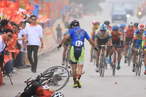 Lê Nguyệt Minh bị phạt về cuối tốp