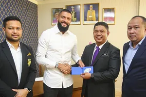 Tuyển Malaysia cảnh báo cầu thủ nhập tịch