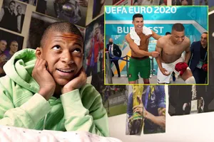 Thú vị, ngắm thần tượng ngượng ngùng đổi áo thần tượng