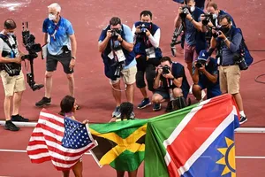 'Nữ hoàng tốc độ' bị cấm đăng video về Olympic