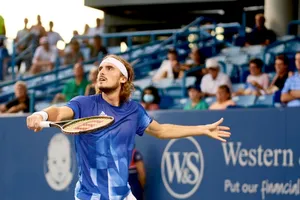 ‘Hoàng tử Hy Lạp’ bị chính phủ chỉ trích