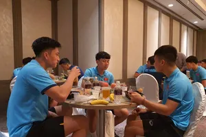 Báo Indonesia: Ông Park tức giận vì tuyển Việt Nam vẫn ăn cơm hộp