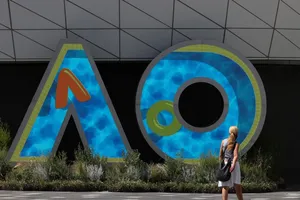 Úc mở rộng chào thua... dư luận