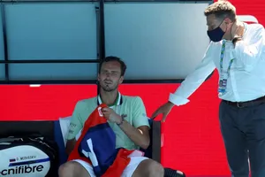 Medvedev lại nổi điên