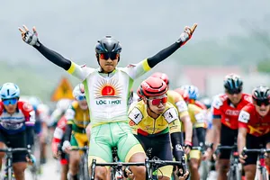 “Thần gió” mất hút ở chặng đấu Tấn Hoài chơi bùng nổ