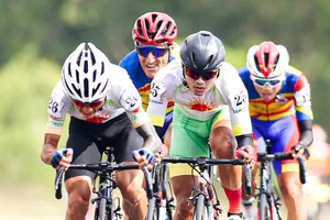 Clip những pha tấn công thần tốc không thể bỏ lỡ ở chặng 17