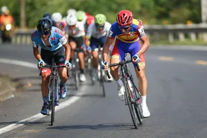 Clip Loic trợ sức giúp Phan Hoàng Thái đánh bại Igor trên đỉnh đèo Cả