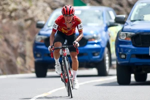 Chân dung Áo trắng 17 tuổi “phá đảo” Cúp Truyền Hình