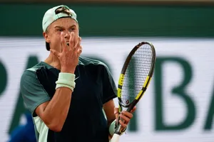 Hiện tượng Pháp mở rộng bị “soi” vì đuổi mẹ