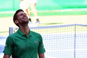 CĐV thu thập chữ ký thỉnh nguyện cho Djokovic đấu Mỹ mở rộng