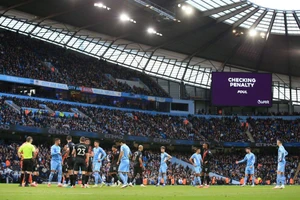 Champions League sử dụng công nghệ mới “bắt” việt vị