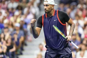 Gác vợt trước Kyrgios, Medvedev mất luôn ngôi số 1 thế giới