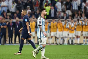 Cửa hàng nhà Messi bị xả súng, nhắn tin đe dọa