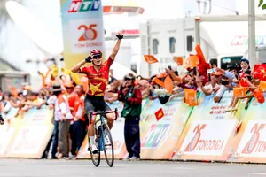 Cúp Truyền Hình: Huỳnh Thanh Tùng tái hiện chiến thắng sau 4 năm im tiếng