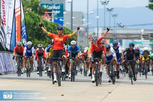 Hạ đối thủ Trung Quốc và Thái Lan, tay đua Nguyễn Thị Thật vô địch châu Á