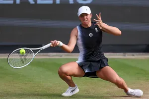 Số 1 thế giới lần đầu “vượt ngưỡng” trên mặt sân cỏ