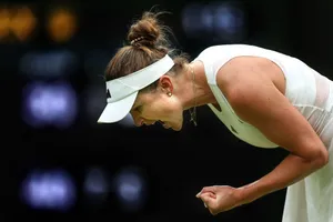 Bà mẹ một con dập tắt giấc mơ vô địch Wimbledon của số 1 thế giới