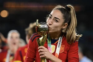 Người hùng Tây Ban Nha nhận hung tin sau khi lên đỉnh thế giới