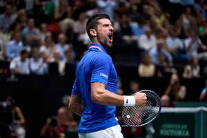 Djokovic giúp Serbia đánh bại Tây Ban Nha