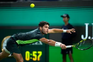 Alcaraz thất thế trong cuộc đua giành ngôi số 1 với Djokovic