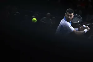 Djokovic hồi sinh kịch tính tiến vào trận chung kết Masters thứ 40