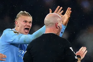 Sao của Man City đăng bài gây tranh cãi, Pep Guardiola nói không biết gì