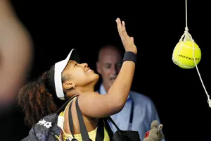 Bà mẹ một con Osaka khai xuân thắng lợi