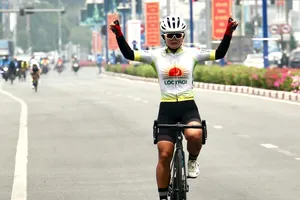 Tuyển thủ Thu Mai “xé” áo vàng, Biwase Bình Dương tung “bài tẩy”