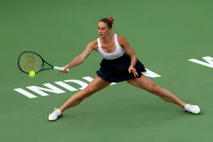 Thắng áp đảo đối thủ Ukraine, Swiatek tiến vào chung kết Indian Wells