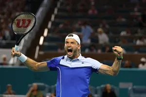 Dimitrov khuất phục Alcaraz tiến vào bán kết Miami Open
