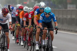 Clip cuộc đào tẩu kịch tính của 8 tay đua cạnh tranh áo vàng