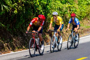 Clip diễn biến “cuộc chiến tam mã” ở chặng đua vượt đèo Hải Vân